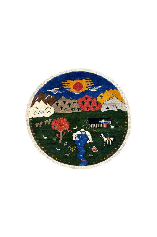 Round rug 96x96 cm: centered landscape motif in green with sun and animals