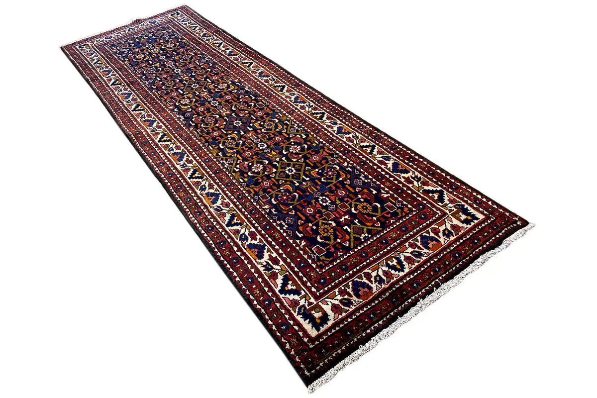 Hamadan runner, 325x110 cm, spread diagonally, colorful central pattern