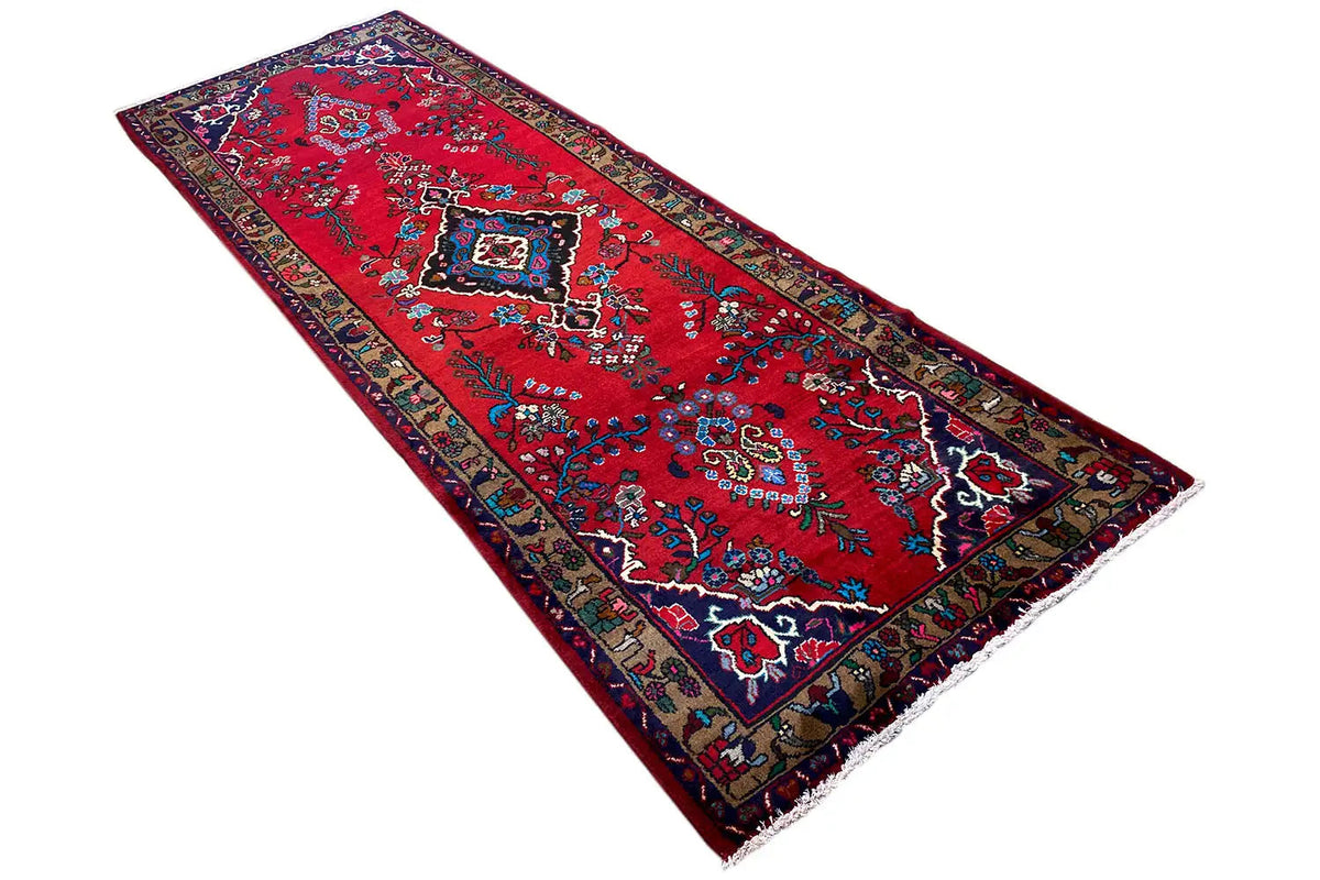 Hamadan runner 317x110 cm, red runner with floral ornaments and a dark border