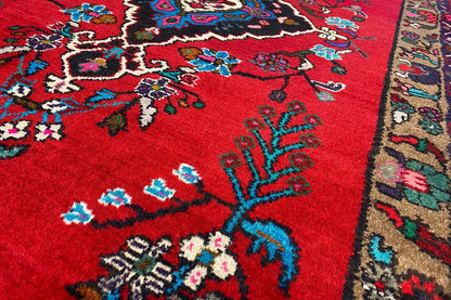 Hamadan runner 317x110 cm Detail: red carpet with blue-green floral motifs