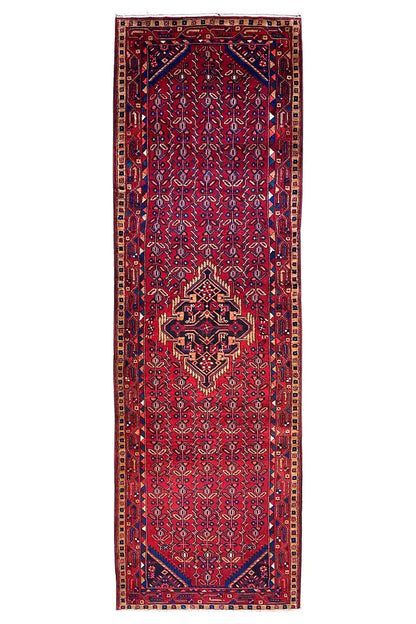Hamadan runner 369x108 cm: red central ornament in a rectangular layout