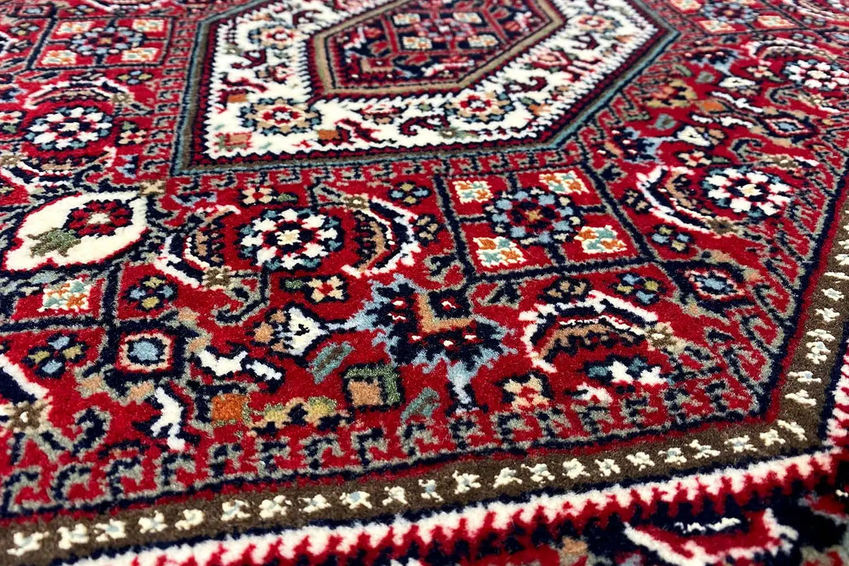 Bidjar rug 93x62 cm with a red ornamental pattern and fine pile