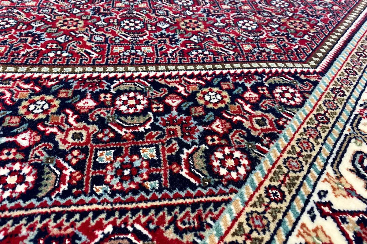Bidjar rug (185x124 cm) – intricate ornaments in blue, red and white with a border