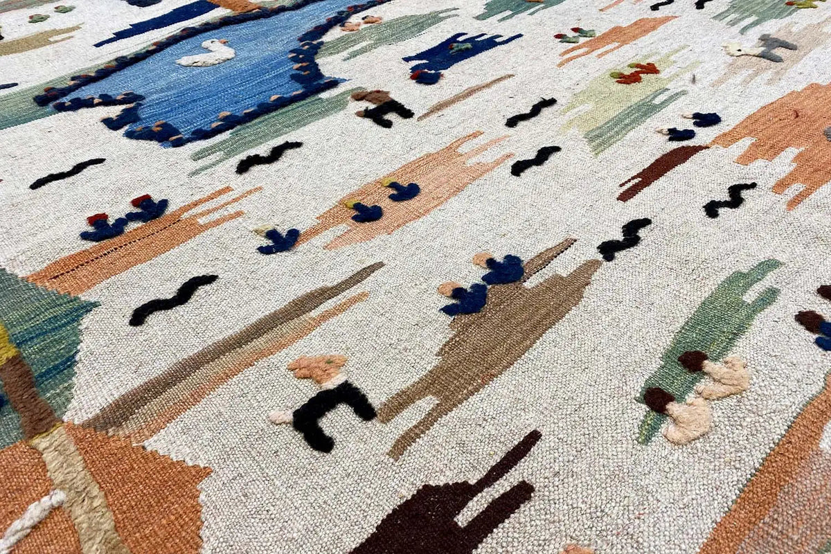 Kilim Qashqai rug: Detail with many small figures and animals in the pattern