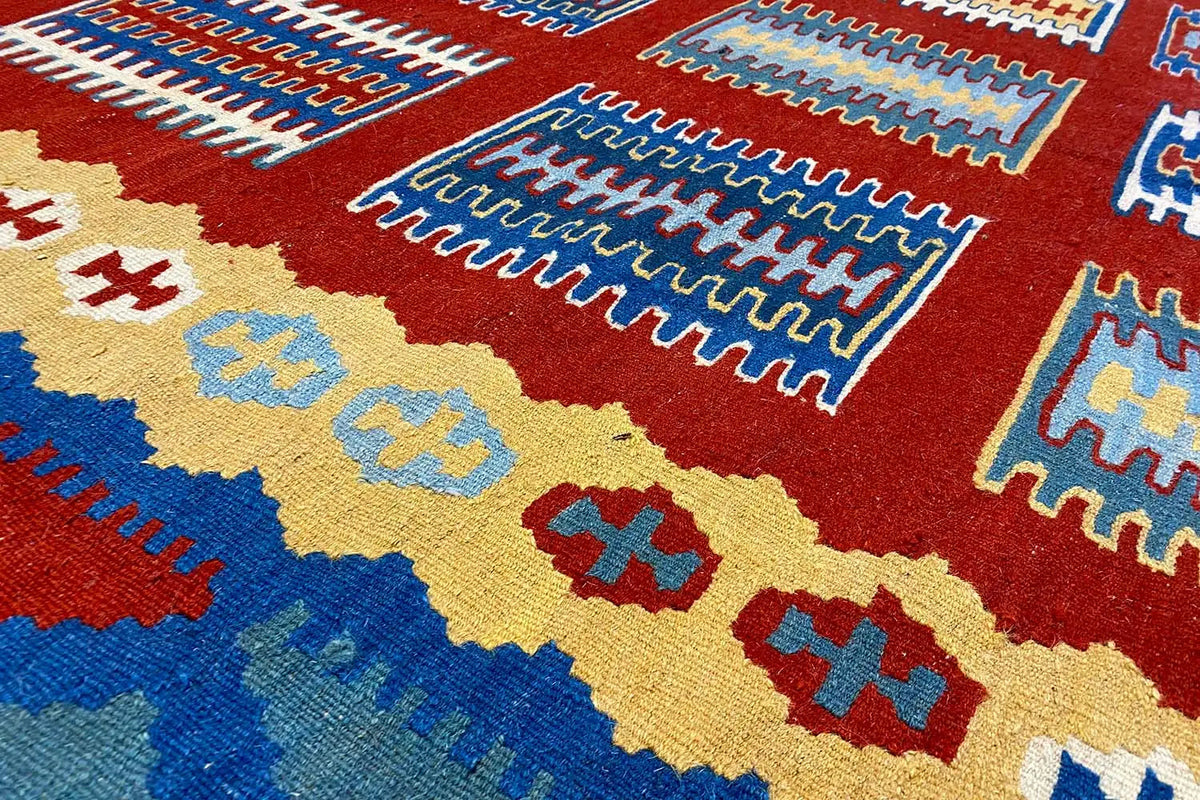Kilim Qashqai rug: geometric rows in blue, red and beige