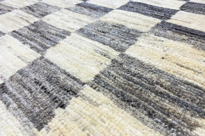 Gabbeh rug with checked pattern, gray-brown and beige, detail of the weave structure