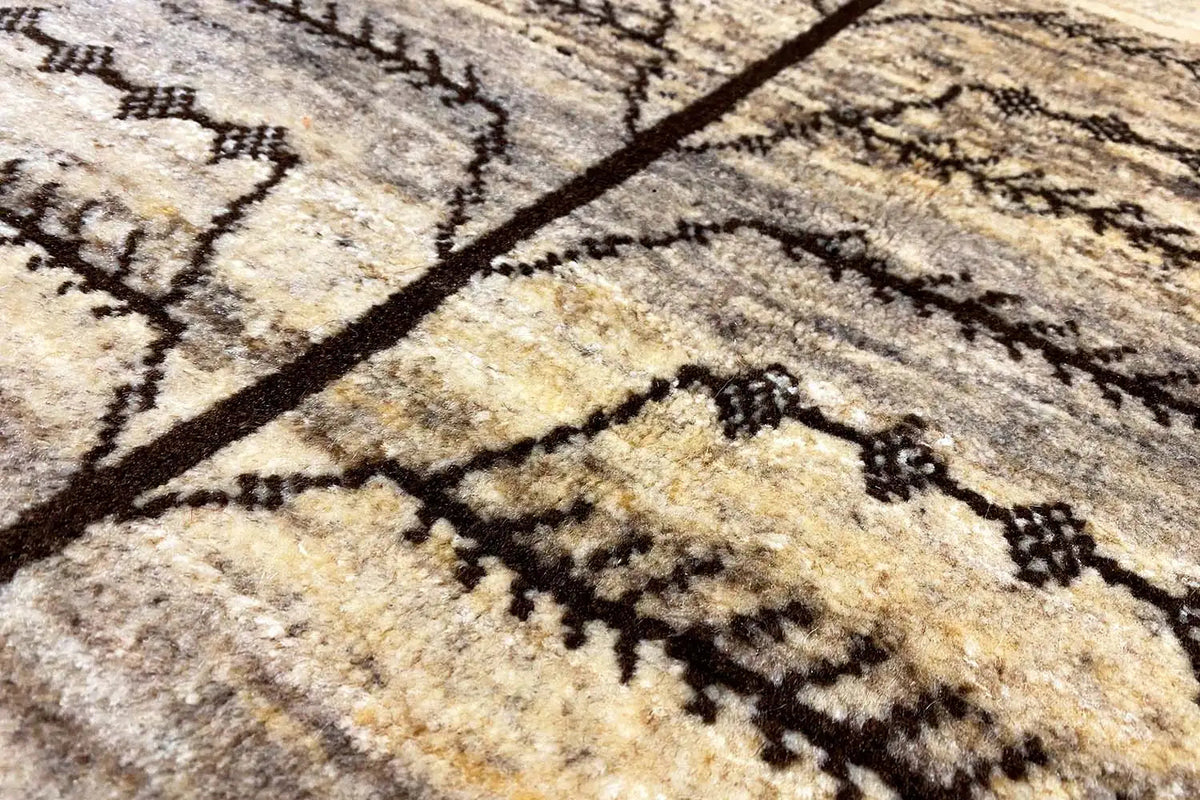 Gabbeh-Lori rug detail: light beige with a black line pattern, 81x61 cm