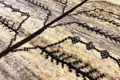 Gabbeh-Lori rug detail: light beige with a black line pattern, 81x61 cm