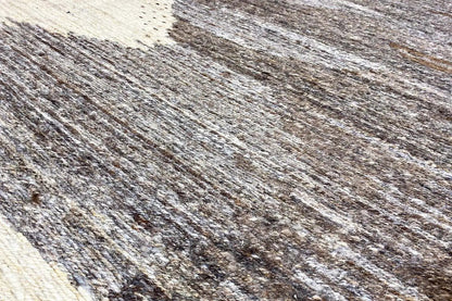 Kilim Qashqai rug with beige and gray flatweave, finely speckled texture