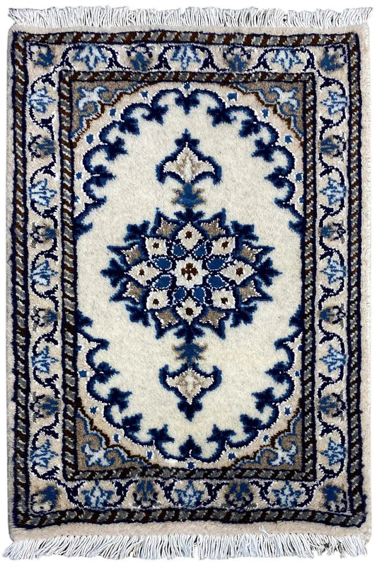 Rectangular Nain rug 61x40 cm with blue medallion and fringe