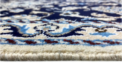 Carpet edge 88x59 cm with fringe and blue-and-white pattern in detail