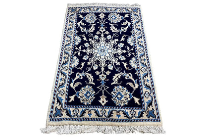 Nain rug 90x59 cm with dark blue baroque pattern and fringe