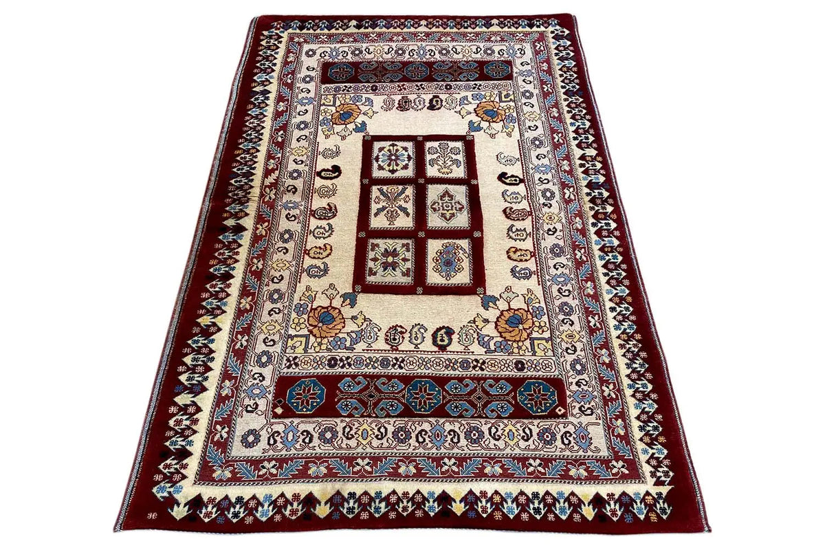 Carpet 168x106 cm with border pattern, edging and ornaments in red, blue and beige
