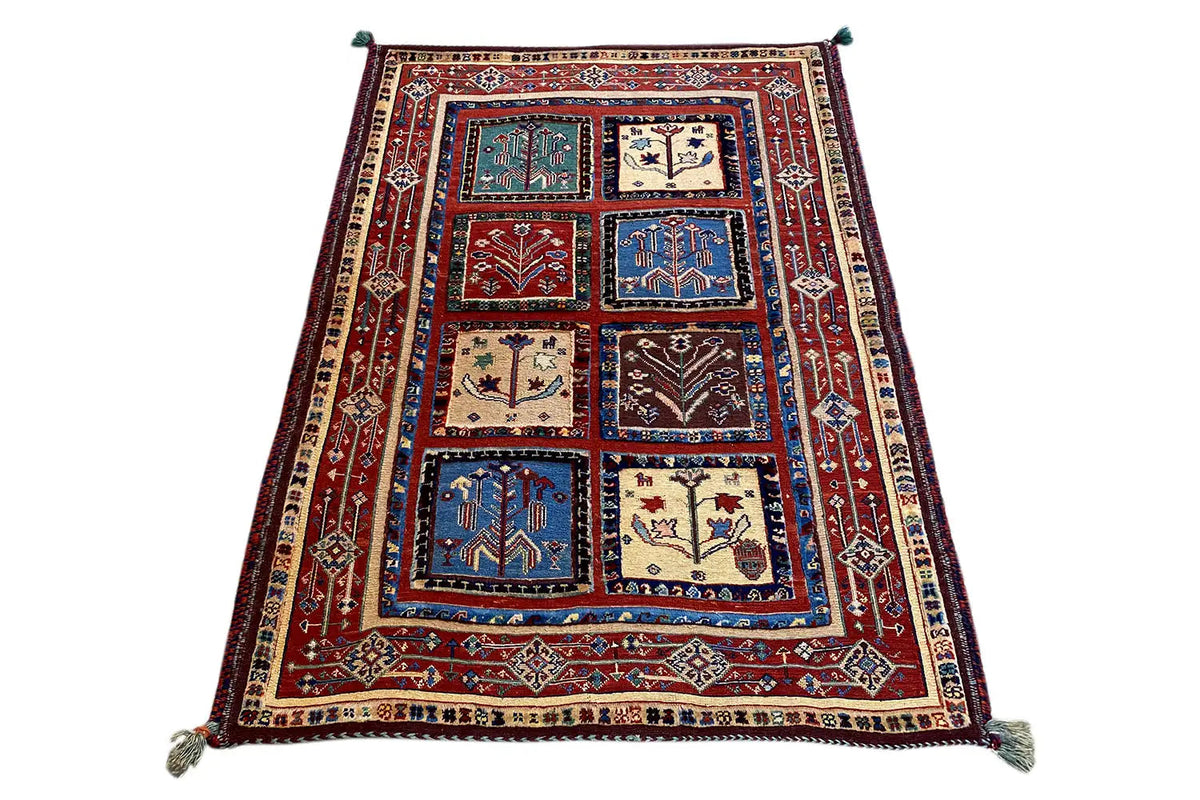 Right view of Soumakh rug 116x84 cm with blue inner border and patchwork panels