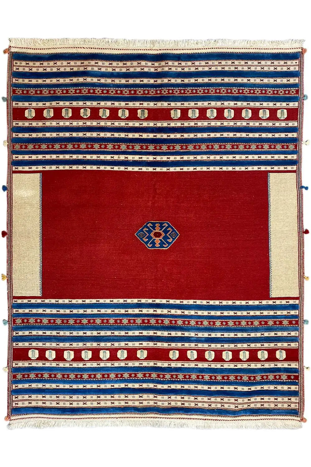 Soumak rug 202x162 cm, red with a central medallion and blue border