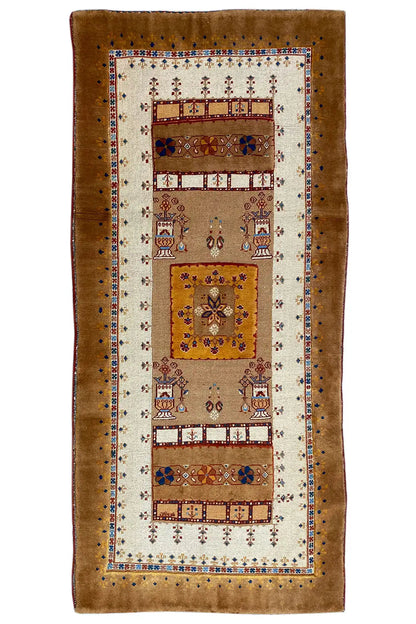 Soumak rug 178x81 cm, standing view, light field with decorative borders