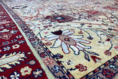 Sultan Abad exclusive carpet, detail with blue and red ornaments in the center