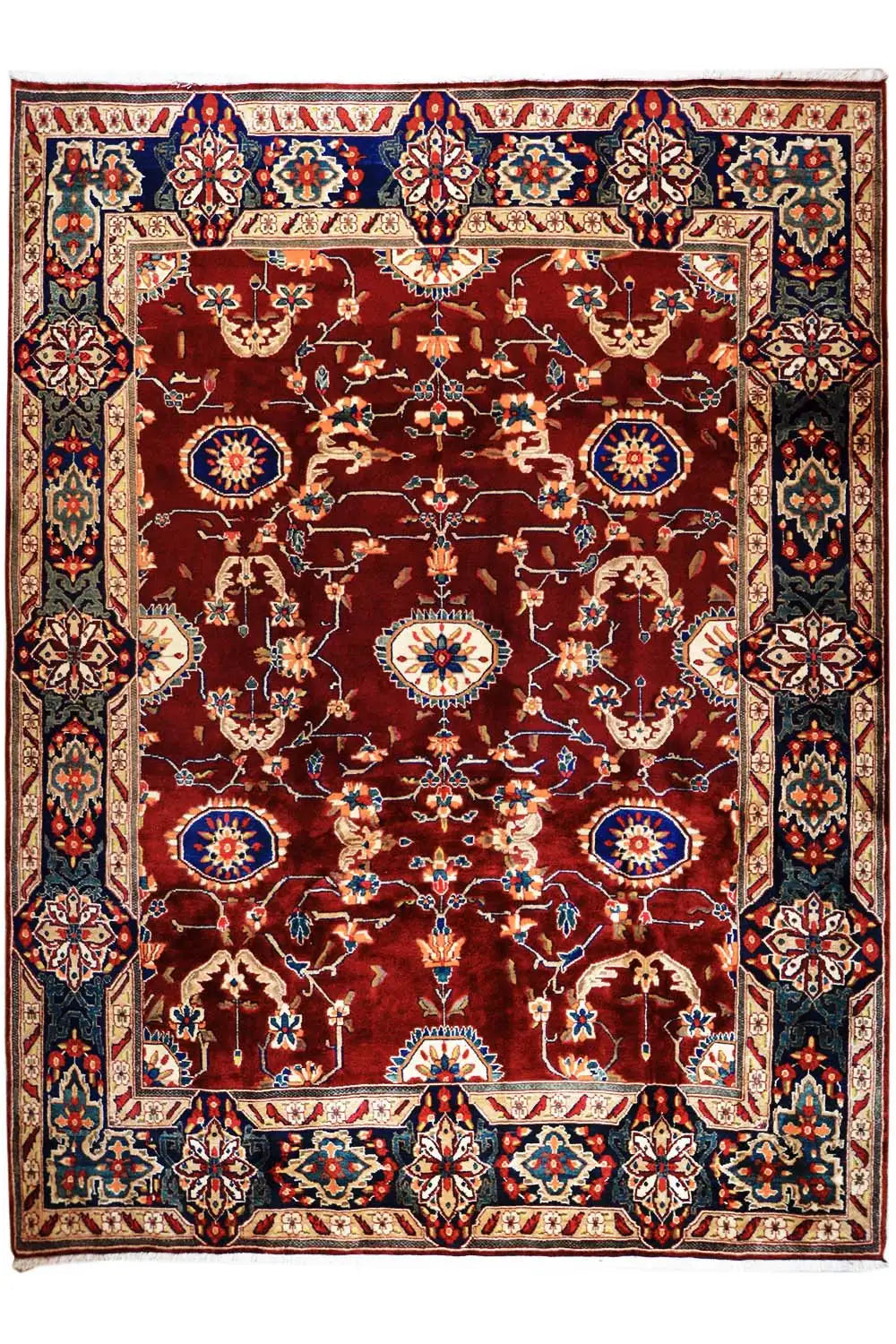 Rectangular Bakhtiari rug, maroon background, ornamental pattern with central medallion