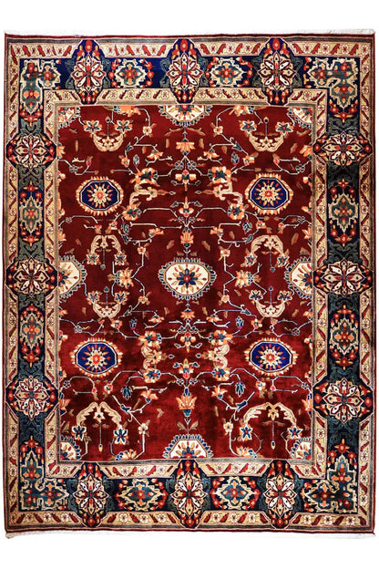 Rectangular Bakhtiari rug, maroon background, ornamental pattern with central medallion