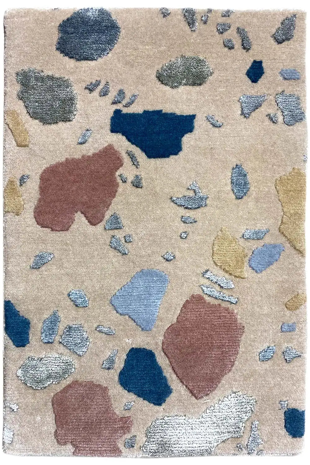 Designer rug with a colorful spot pattern, beige background, 60x40 cm