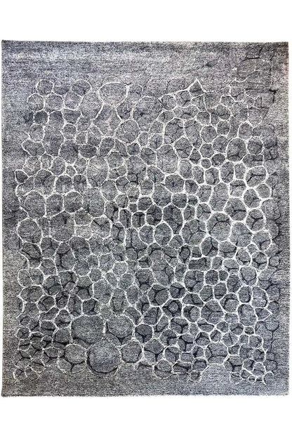 Hand-tufted square rug: gray relief pattern made of small arches
