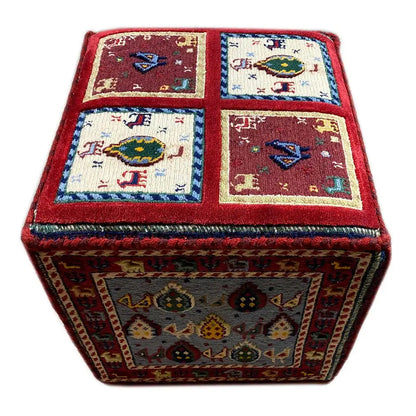 Soumak rug with a red border and four tile motifs, 45×45×45 cm.