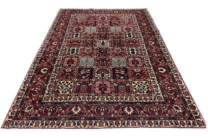 Bakhtiari rug 340x238 cm, rectangular area with an intricately decorated pattern