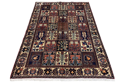 Bakhtiari rug 204x142 cm, rectangular, dark border and delicate patterns