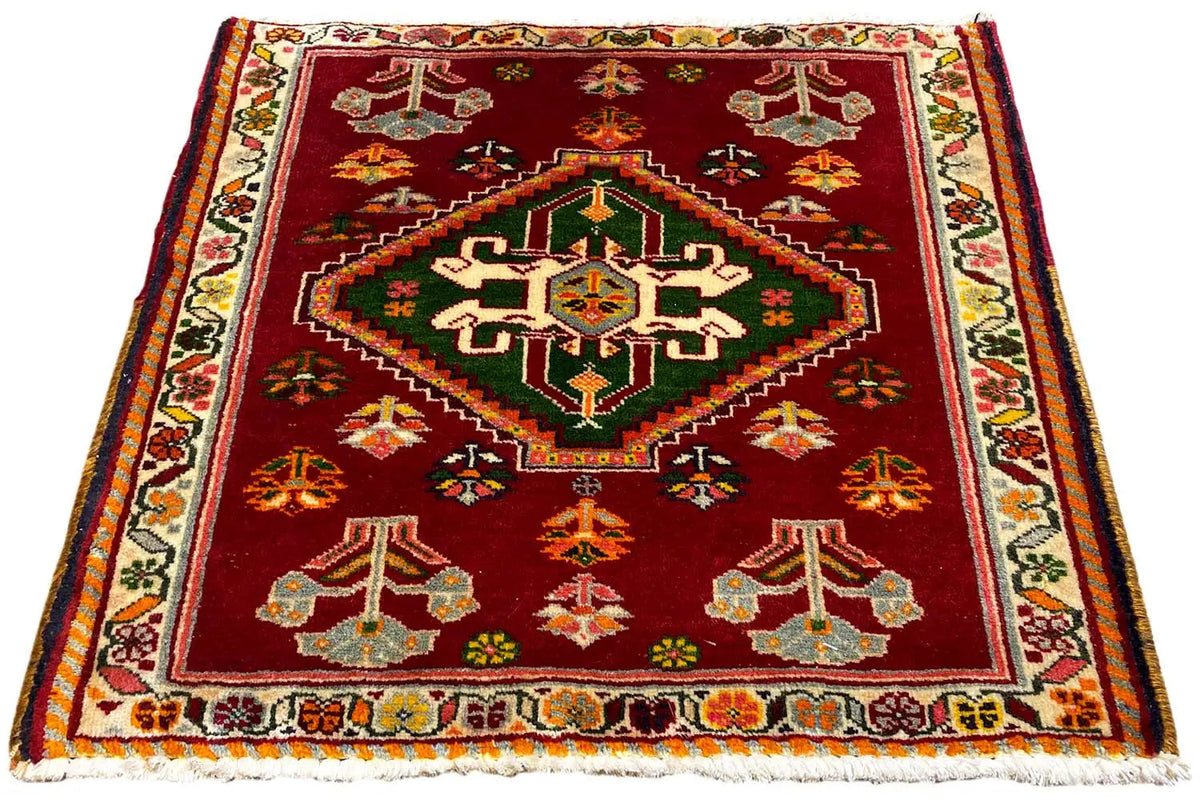 Qashqai Poshti rug 62x57 cm, red square with central medallion and fringes