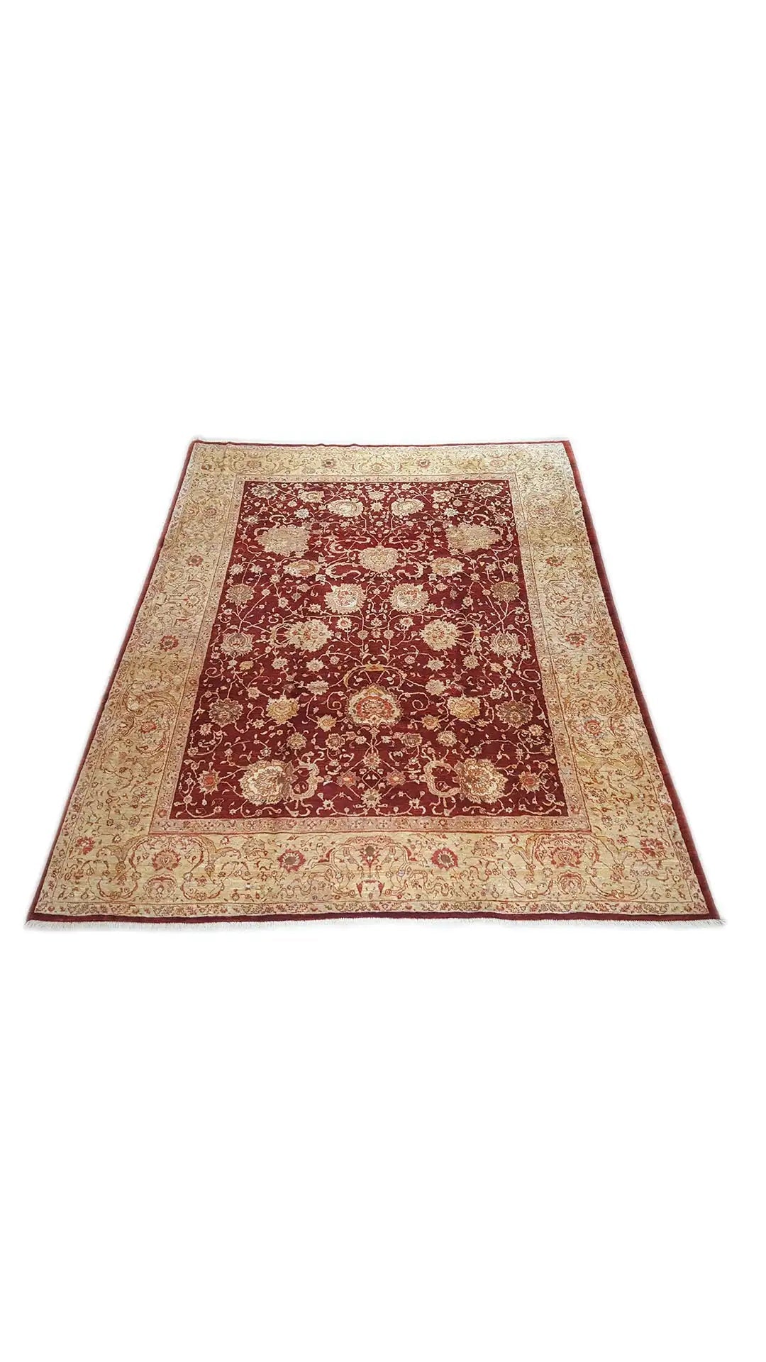 Sultan Abad exclusive Oriental rug, viewed from above: red medallion pattern on a beige background
