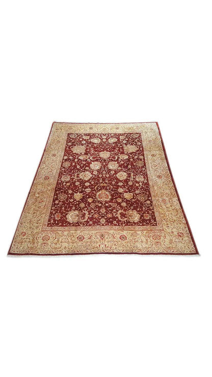 Sultan Abad exclusive Oriental rug, viewed from above: red medallion pattern on a beige background