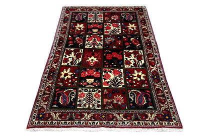 Bakhtiari rug (157x106 cm) with a patchwork design, red and black fields