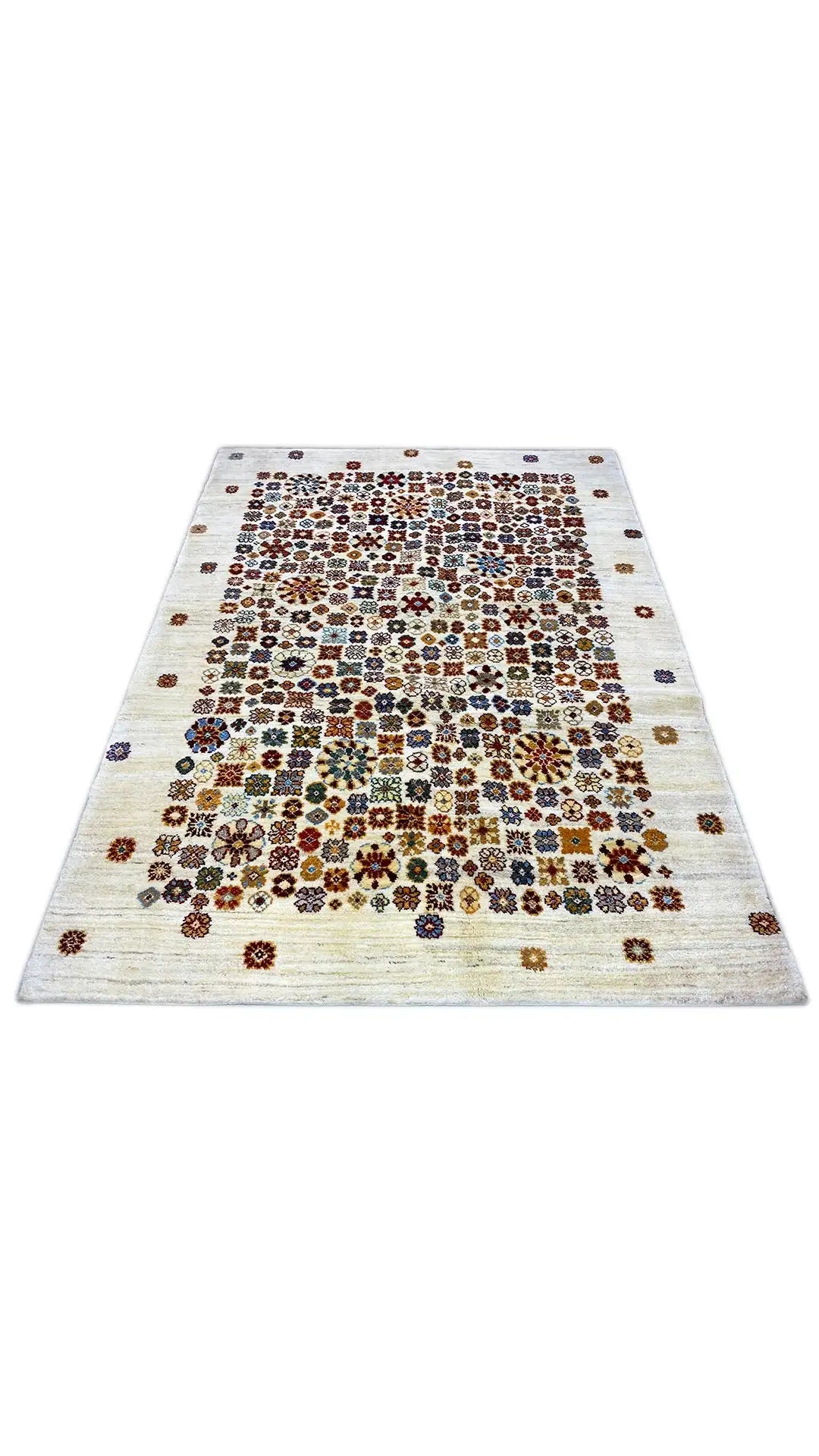 Rectangular rug 198x148 cm: cream with a colorful medallion pattern