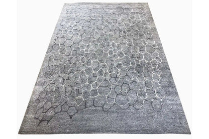 Hand-tufted rug, gray honeycomb pattern with textured relief lines