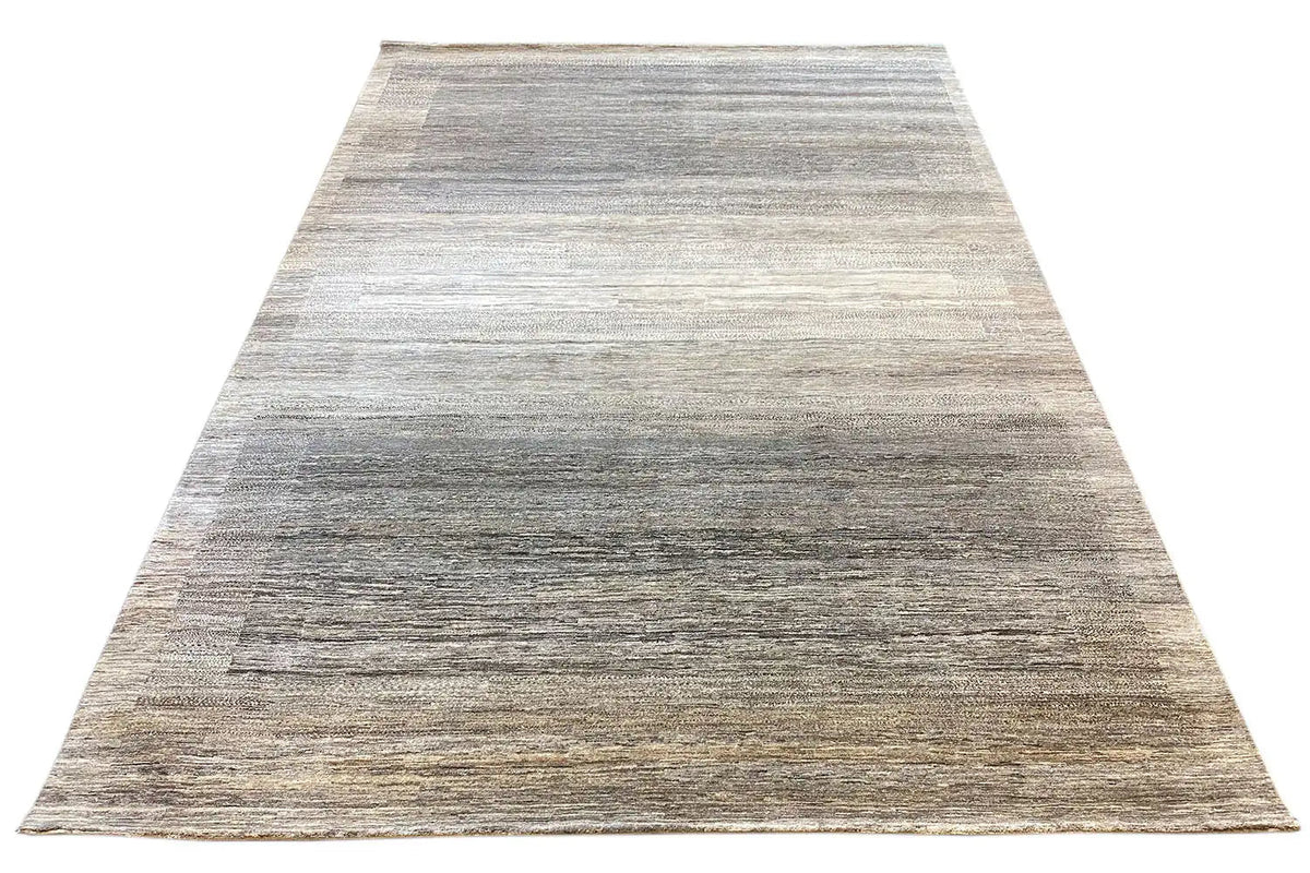 Gabbeh Lori rug: Light gray with horizontal, evenly spaced stripes