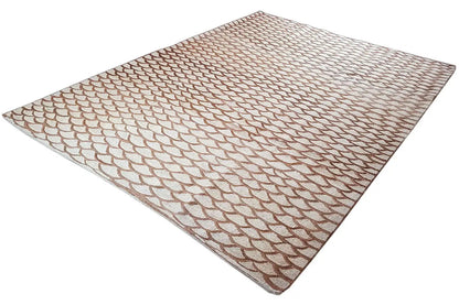 Rug with a beige scale pattern and brown outlines, rectangular