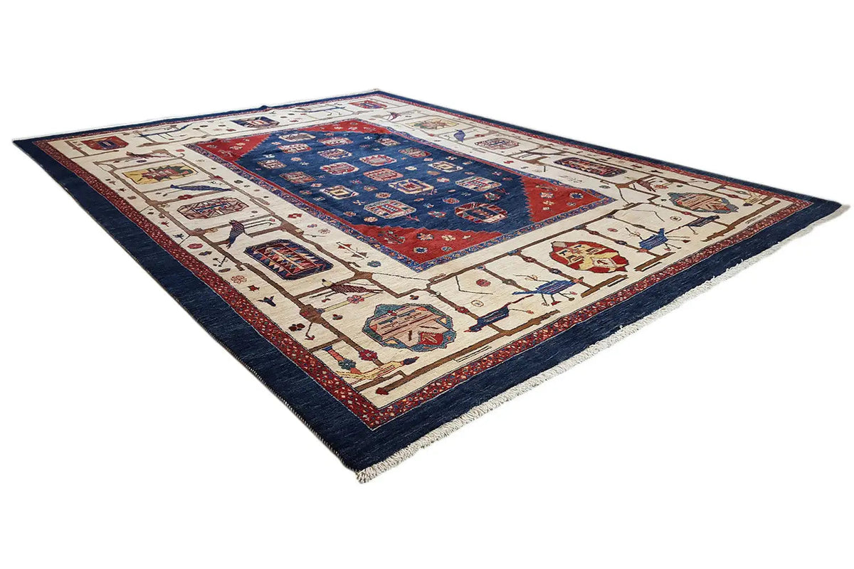 Qashqai exclusive rug, diagonal view: cream-colored border with blue field