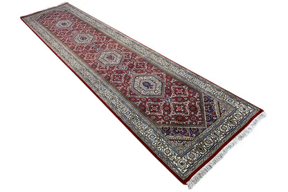 Bidjar runner diagonal: red field with blue-and-white ornamental border