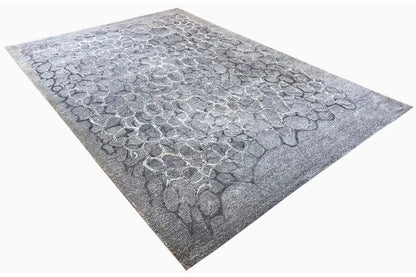 Hand-tufted rug 200x300 cm in light gray pebble honeycomb look, three-quarter view