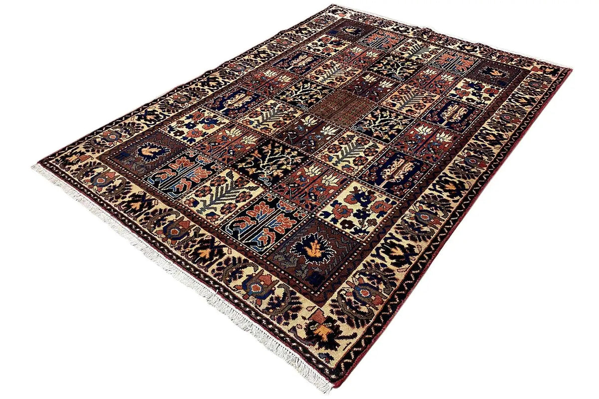 Bakhtiari rug 204x142 cm, rectangular, multicolored ornamental bands with fringed edges