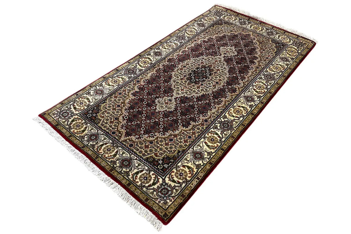 Indo Tabriz rug (145x76 cm), diagonal, central medallion and decorative border details