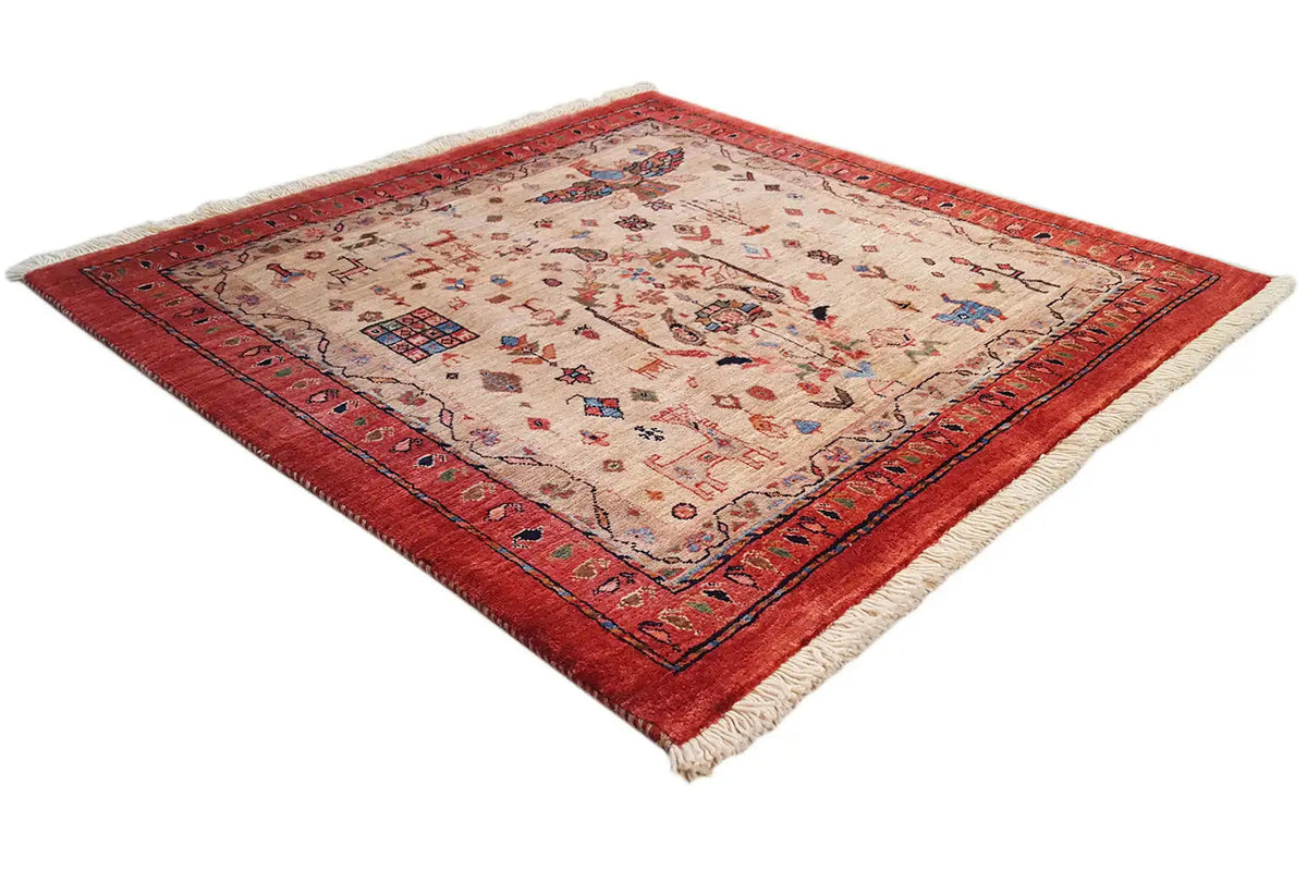 Qashqai Exclusive rug, square; red border and decorative pattern on a light background