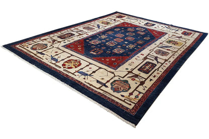 Qashqai exclusive rug with a blue center and geometric border elements