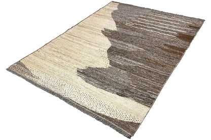 Slanted Kelim Qashqai rug, beige central area with gray bar and zigzag patterns
