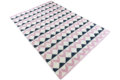 Kilim rug, top view, diagonal zigzag pattern in pink/white/dark blue