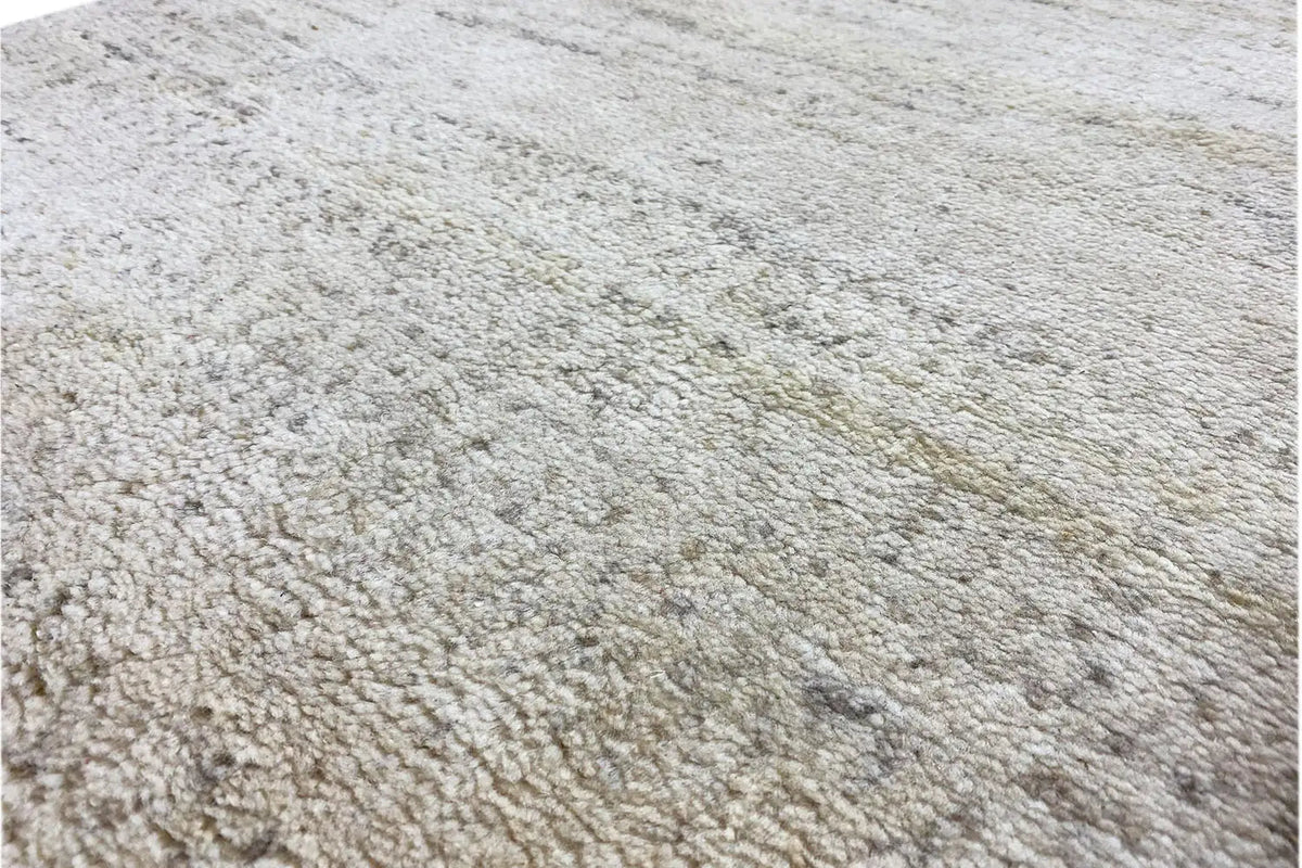 Gabbeh rug, close-up of the cream-colored pile with subtle color variations