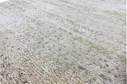 Gabbeh rug, close-up of the cream-colored pile with subtle color variations