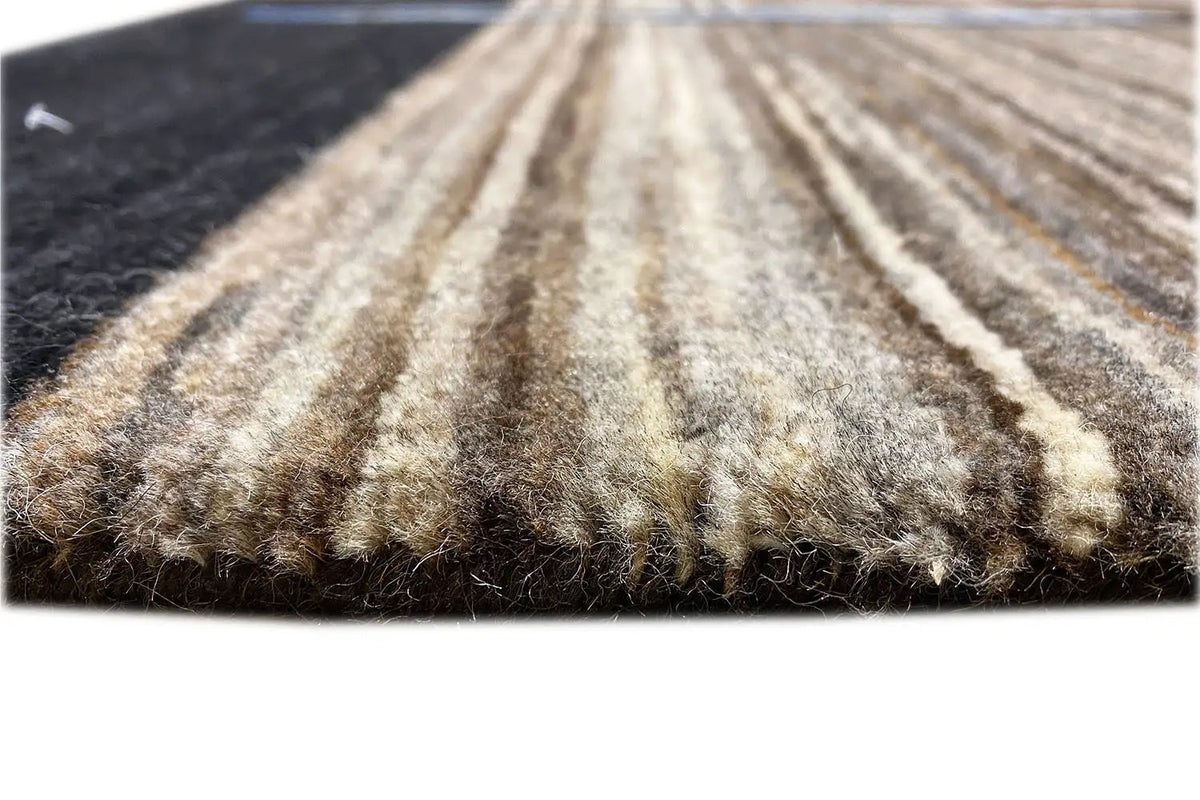 Gabbeh-Lori rug: pile and border structure with lines, gray-beige, close-up