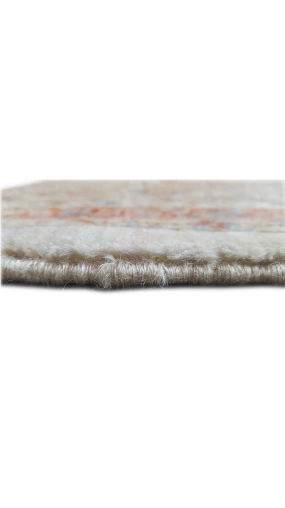 Sultan Abad exclusive rug: bound edge with fringe and multicolored woven pattern.