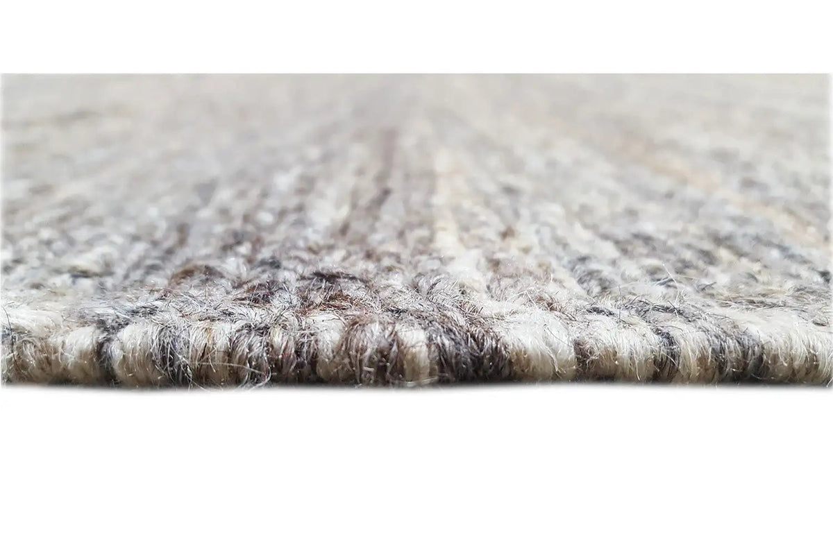 Kelim Qashqai rug 187x155 cm, close-up with fringes along the edge, grey-beige